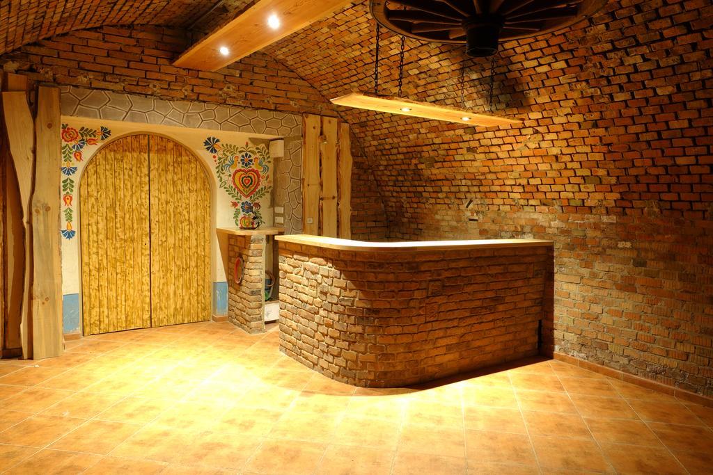 Penzion U Tomcalu Terezin  ภายนอก รูปภาพ