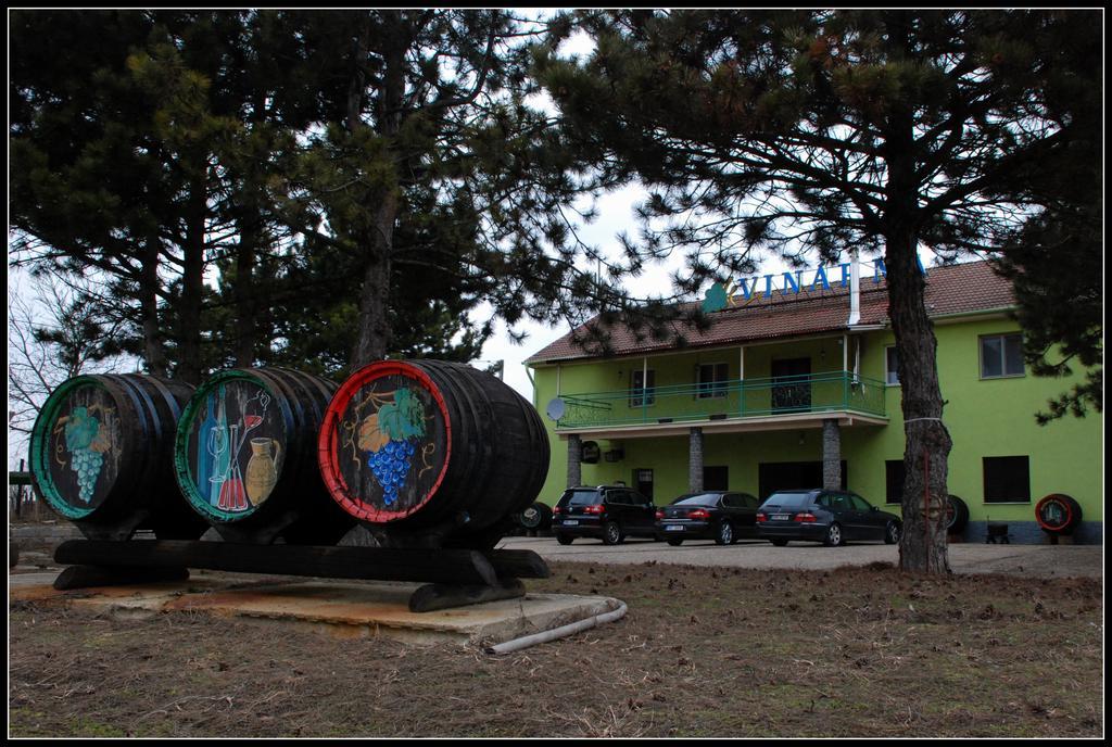 Penzion U Tomcalu Terezin  ภายนอก รูปภาพ